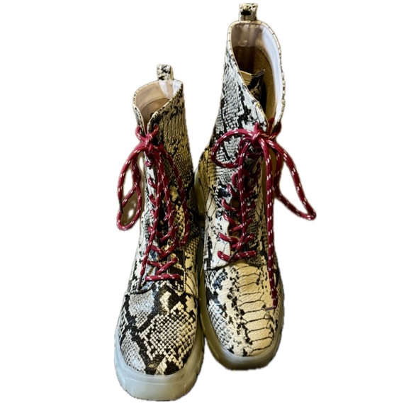 NWOT Cape Robbin Unisex faux Snakeskin 10” Boots sz 9/Men 7 - Picture 9 of 12